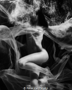 Underwater shooting in the studio by Pavel Karchevskii 